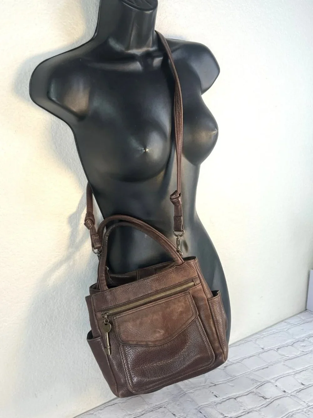 Vintage Fossil 1954 Pebbled Black Leather Crossbody Bag 75082